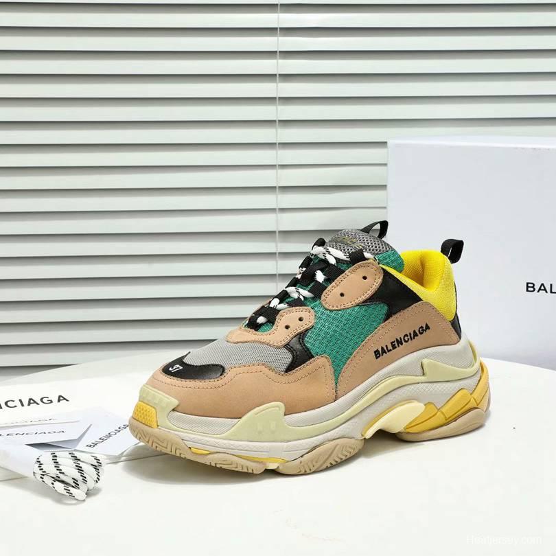 Men/Women Balenciaga Triple-S Sneaker khaki/Green Item 6380340